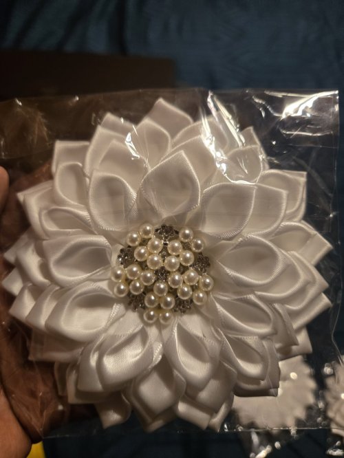 White Pearl Flower Brooch 